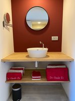 La salle de bain rouge